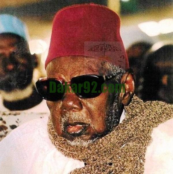 El Hadj Abdou Aziz Sy (1904-14 septembre 1997), appelé aussi Cheikh El Hadj Abdou Aziz Sy Dabakh, fut le troisième khalife de la confrérie musulmane soufie tidjane du Sénégal, de 1957 à 1997. Fils de El Hadj Malick Sy, pionnier du tidjanisme au Sénégal, et de Sokhna Safiyatou Niang, Abdou Aziz Sy est né en 1904 à Tivaouane.